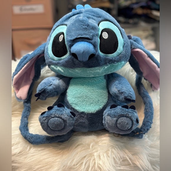 Stitch Plush Backpack 🎒 - Picture 2 of 5